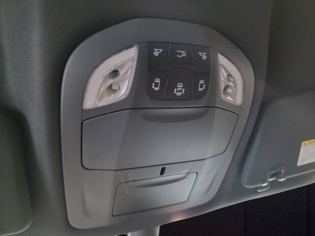 2027 Chrysler Pacifica LX