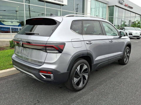 2025 Volkswagen Taos SE 4Motion