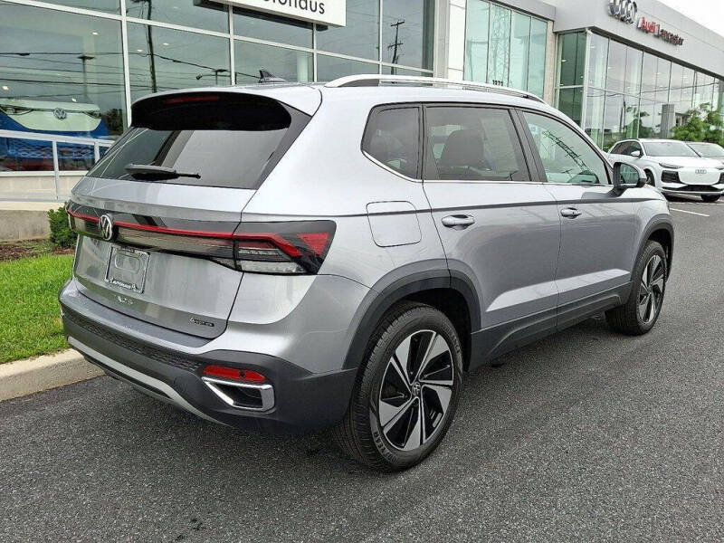 2025 Volkswagen Taos SE 4Motion