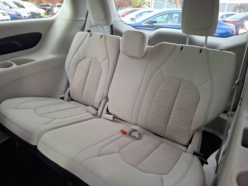 2017 Chrysler Pacifica Hybrid Touring Plus