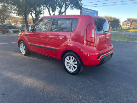 2012 Kia Soul +