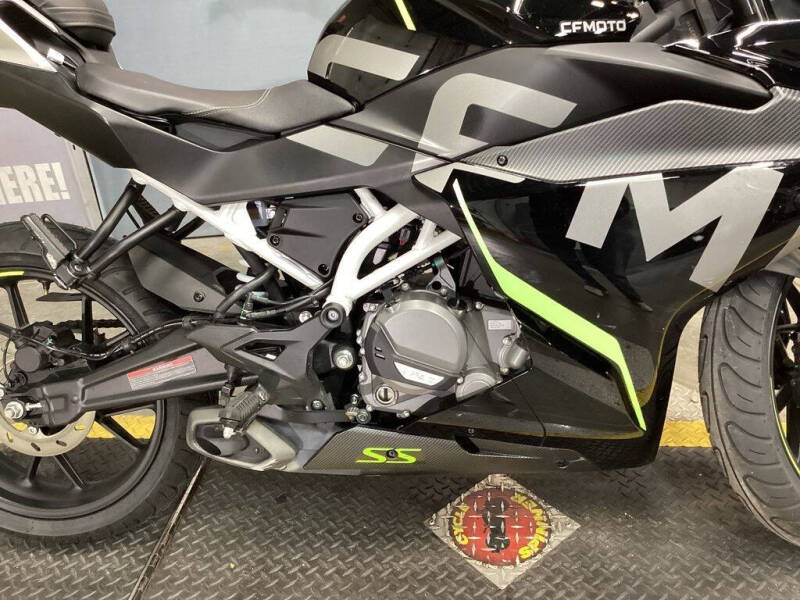 2022 CFMoto 300SS
