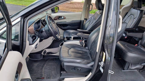 2017 Chrysler Pacifica Touring-L Plus