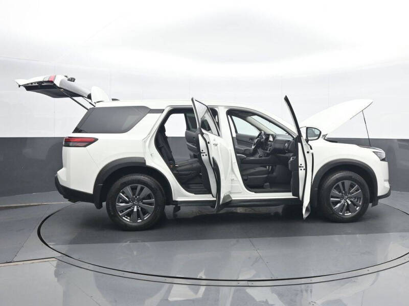 2024 Nissan Pathfinder S