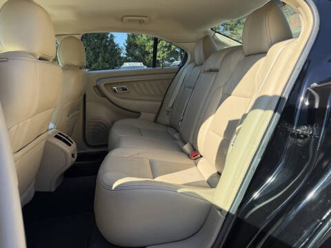 2017 Ford Taurus SEL