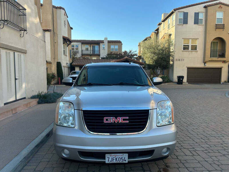 2011 GMC Yukon SLE