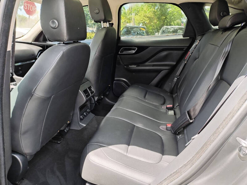 2019 Jaguar F-PACE 25t