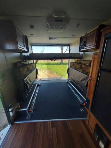 2016 Gulfstream Track & Trail