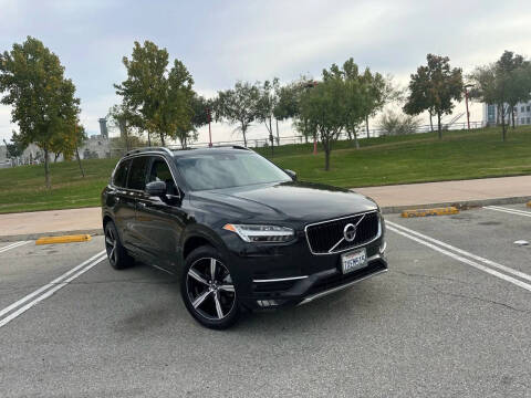 2017 Volvo XC90 T5 Momentum
