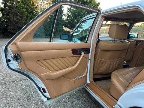 1989 Mercedes-Benz 300-Class 300 SE