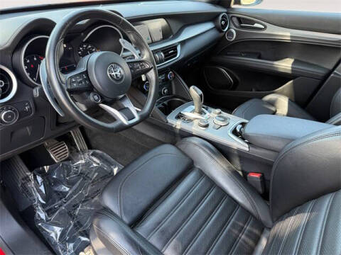 2022 Alfa Romeo Stelvio Veloce