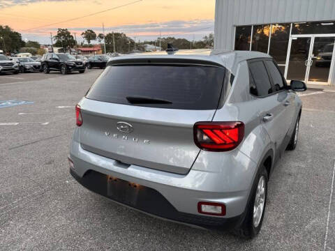 2022 Hyundai Venue SE