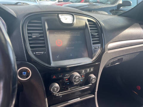 2012 Chrysler 300 S V6