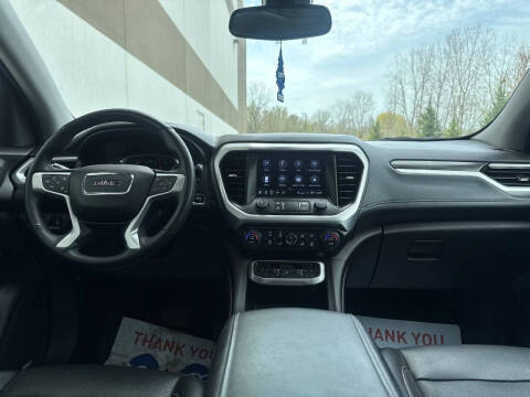 2023 GMC Acadia SLT