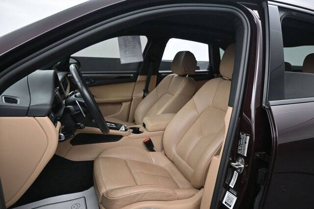 2023 Porsche Macan S