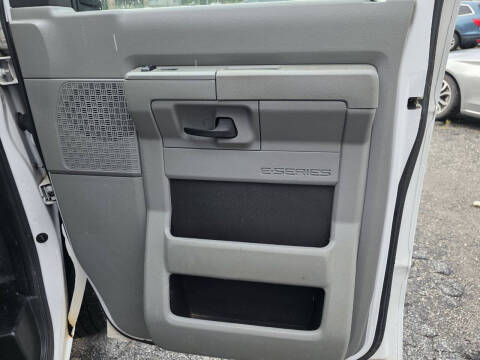 2014 Ford E-Series E-150