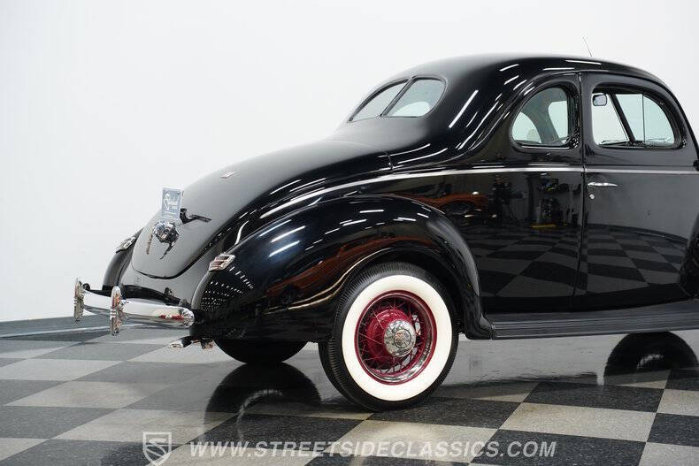 1940 Ford Deluxe
