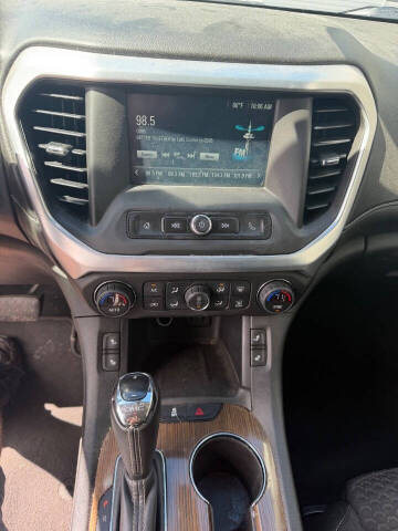 2017 GMC Acadia SLE-2