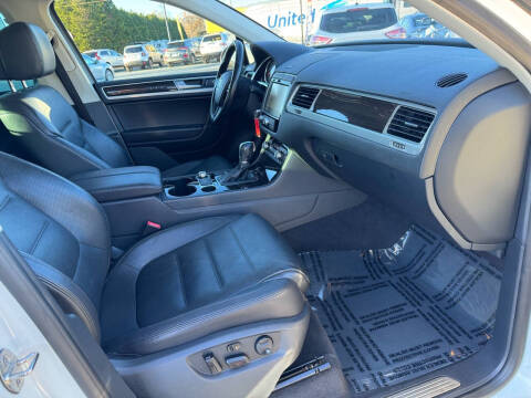 2017 Volkswagen Touareg V6 Executive