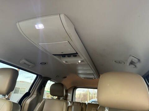 2012 Volkswagen Routan SE