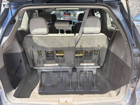 2015 Toyota Sienna XLE 8-Passenger