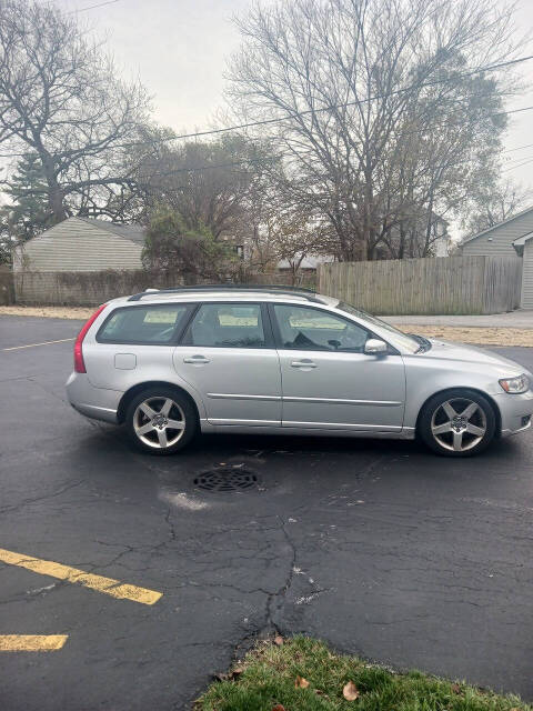 2008 Volvo V50 for sale at LB's Discount Auto Sales in Steger, IL