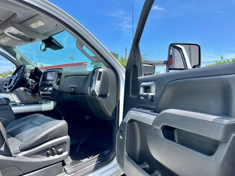 2015 Chevrolet Silverado 2500HD  - $30,995