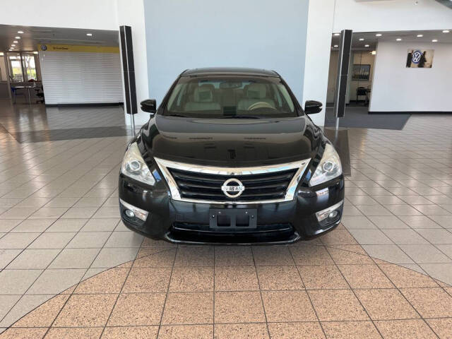 2015 Nissan Altima for sale at Auto Haus Imports in Grand Prairie, TX