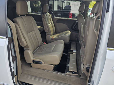 2015 Chrysler Town and Country Touring