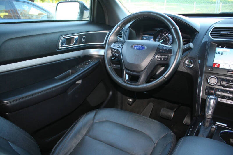 2017 Ford Explorer XLT