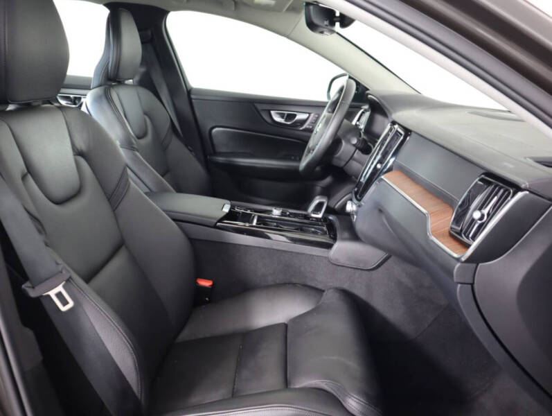 2025 Volvo S60 T8 Ultra