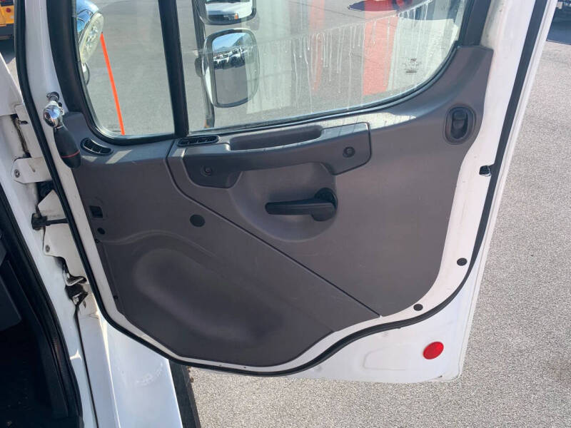 2016 Freightliner M2 106