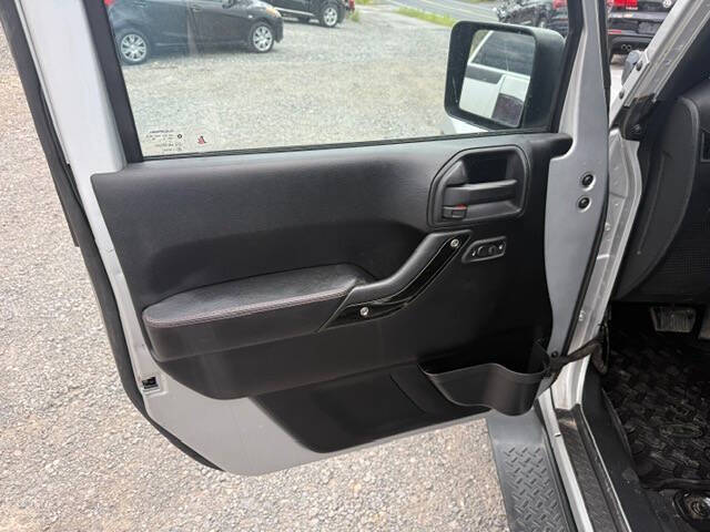 2012 Jeep Wrangler Unlimited Arctic