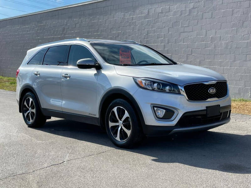 Used 2018 Kia Sorento EX with VIN 5XYPHDA55JG401306 for sale in Knoxville, TN