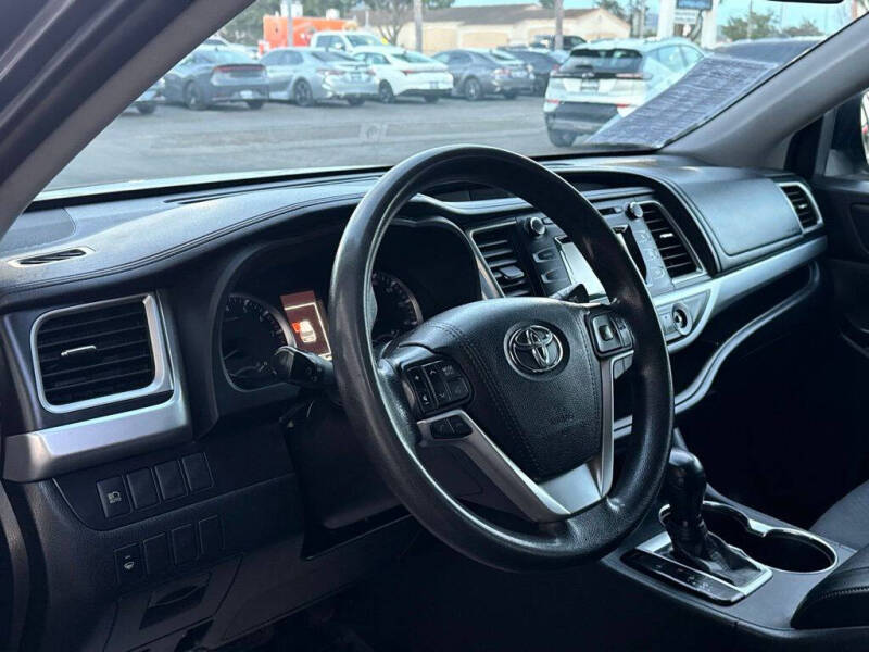 2018 Toyota Highlander LE