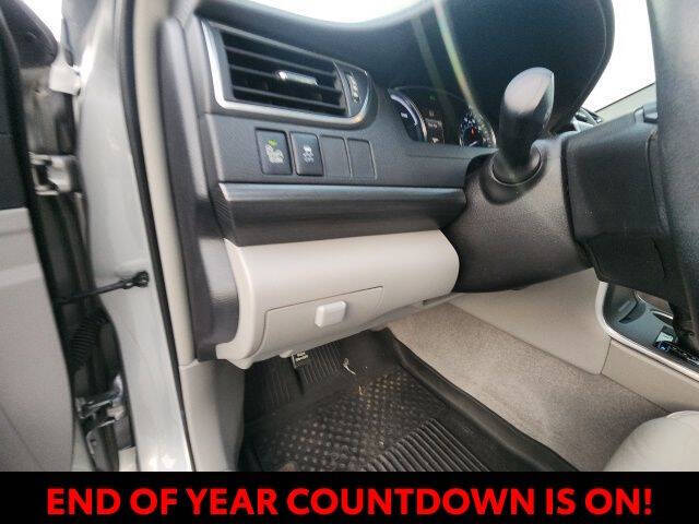 2017 Toyota Camry Hybrid XLE