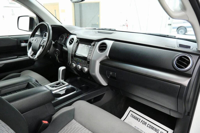 2017 Toyota Tundra SR5