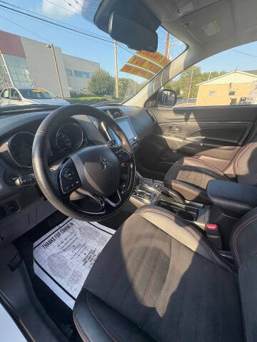 2023 Mitsubishi Outlander Sport S