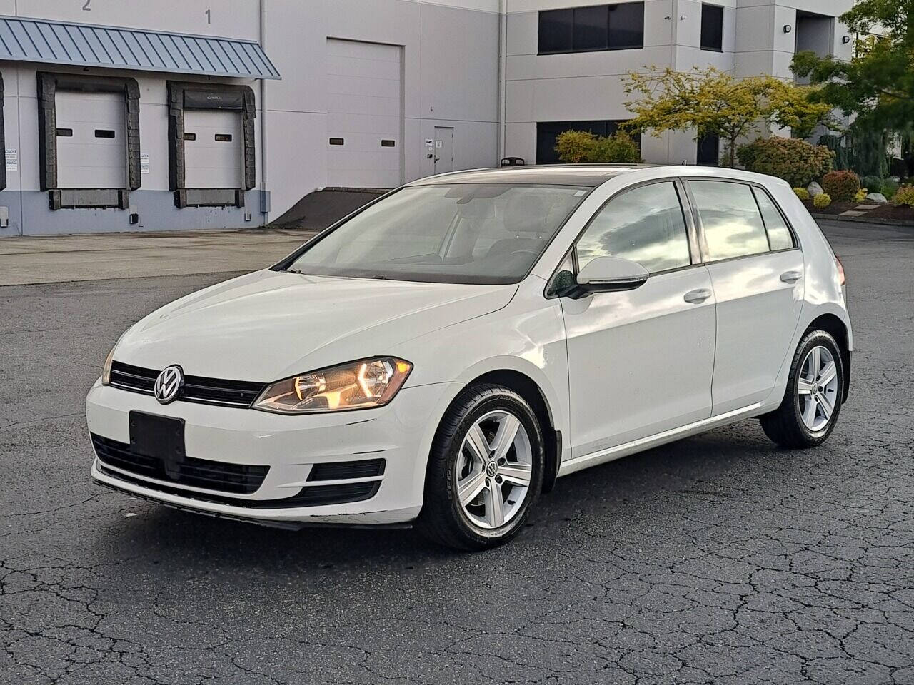 2017 Volkswagen Golf for sale at Alpha Auto Sales in Auburn, WA