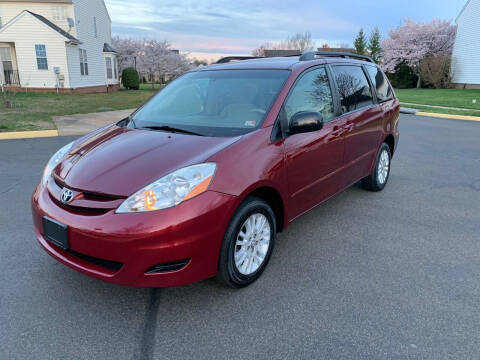 2010 Toyota Sienna for sale at Harris Auto Select in Winchester VA