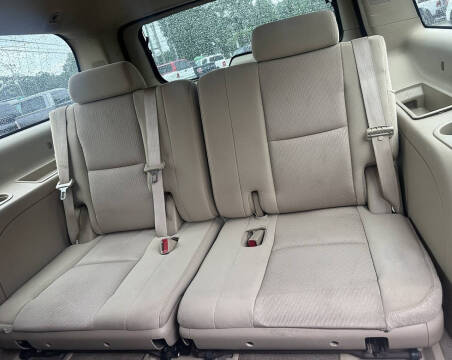 2011 GMC Yukon XL SLE