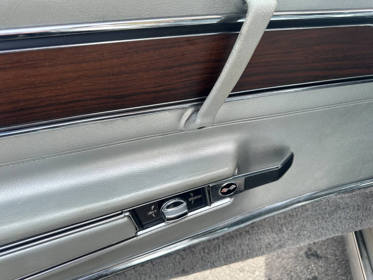 1975 Chevrolet Corvette 22