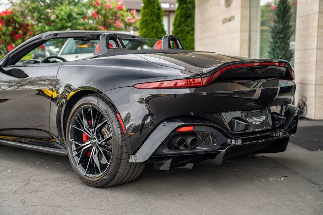 2021 Aston Martin Vantage 35