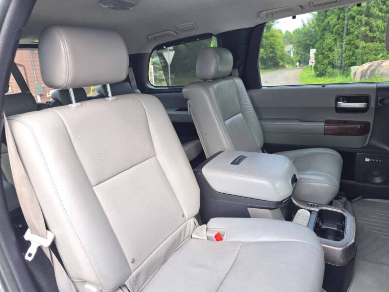 2011 Toyota Sequoia Platinum