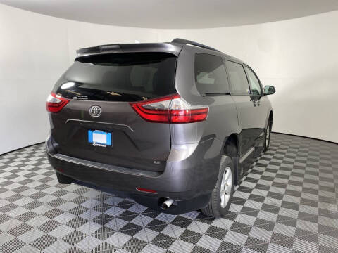 2020 Toyota Sienna LE 8-Passenger