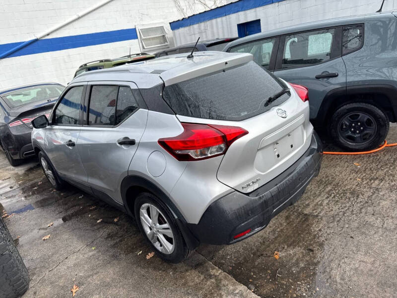 2019 Nissan Kicks S