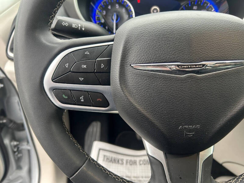 2023 Chrysler Pacifica Touring L