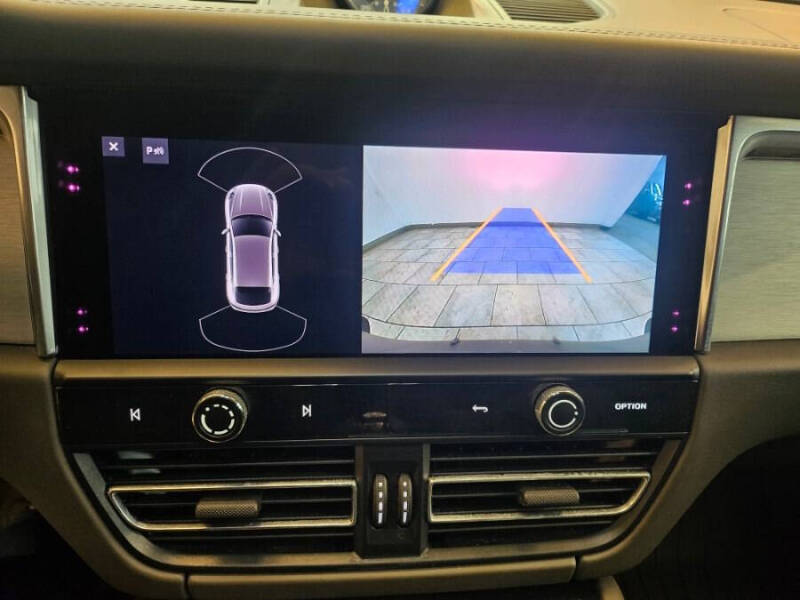 2023 Porsche Macan T