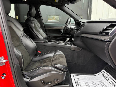 2017 Volvo XC90 T6 R-Design