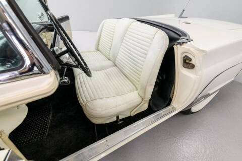 1957 Ford Thunderbird